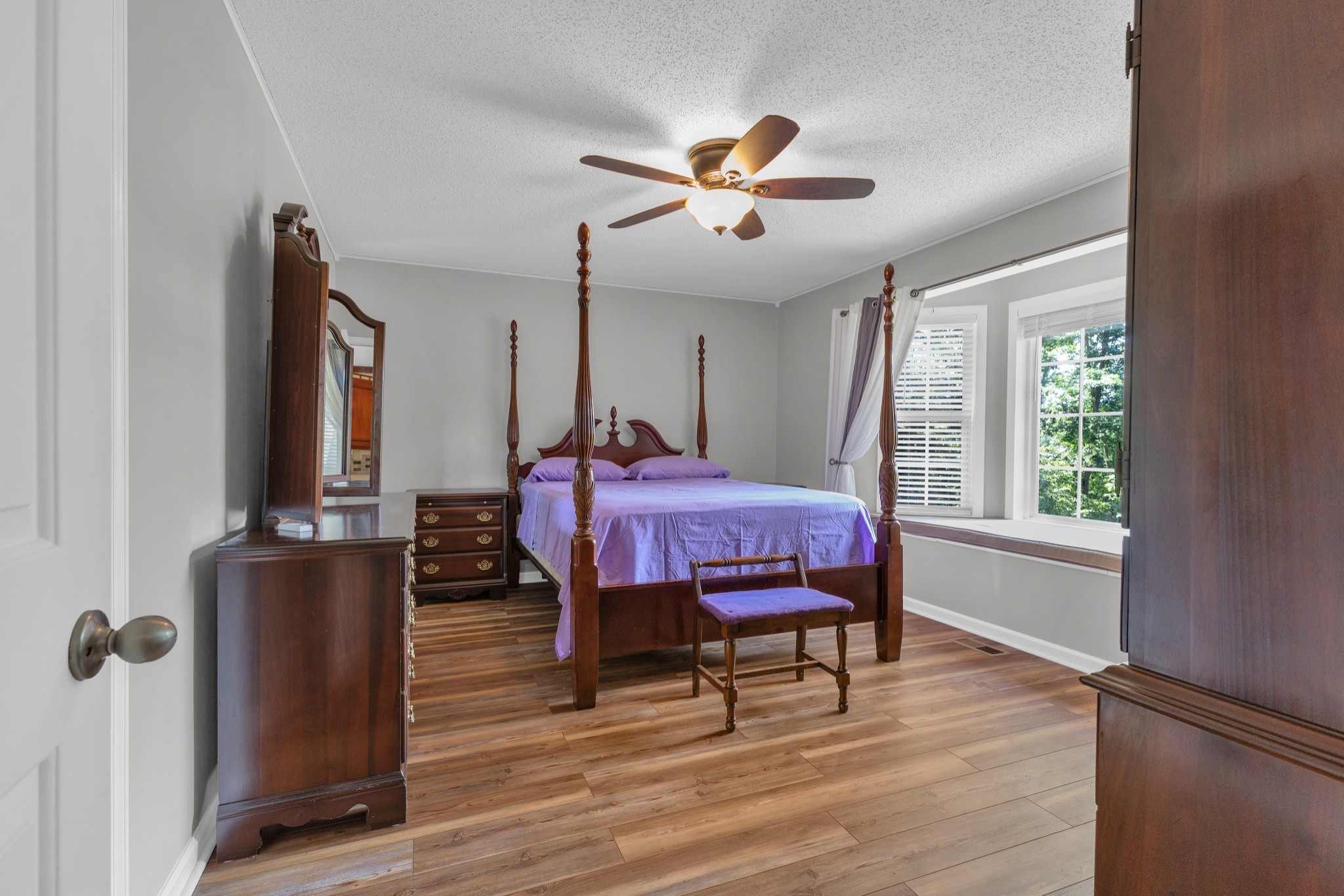 123 Lower Roans Creek Road Linden, TN 37096 - Photo 22 of 33 a dining room with furniture and window