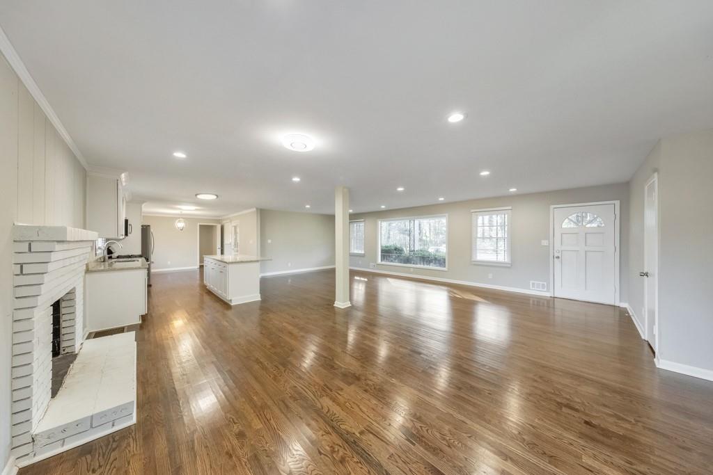 909 Rosedale Drive Marietta, GA 30066 - Photo 6 of 35