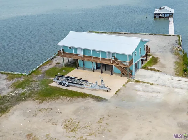 $685,000 | 167 Pete's Wharf Lane, Grand Isle, LA 70358