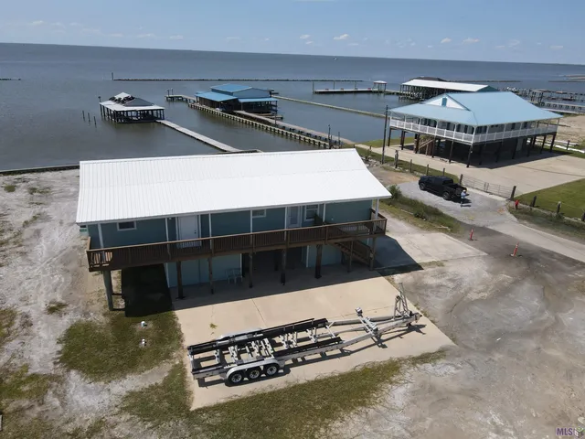 $685,000 | 167 Pete's Wharf Lane, Grand Isle, LA 70358