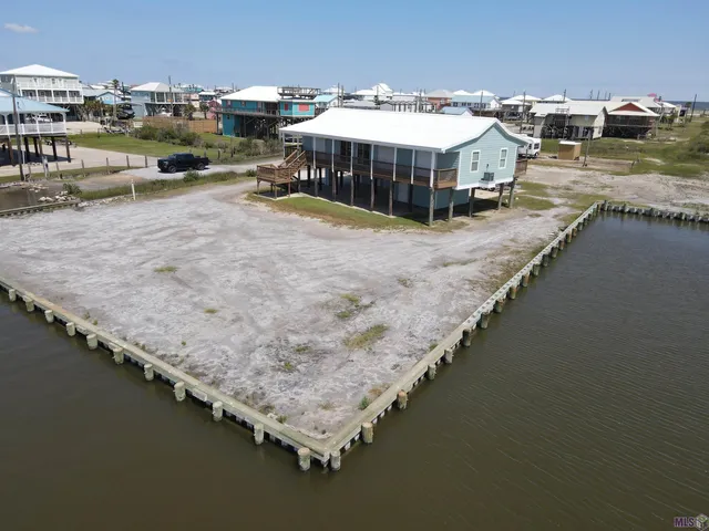 $685,000 | 167 Pete's Wharf Lane, Grand Isle, LA 70358