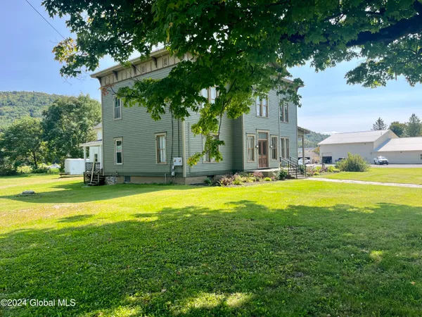 $1,500 | 53 South Park Street, Unit B, Cambridge, NY 12816