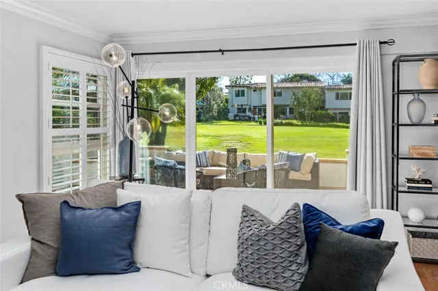 $2,395,000 | 525 Vista Flora, Newport Beach, CA 92660