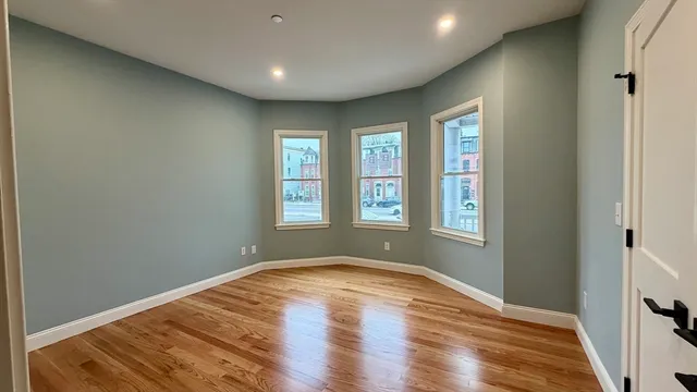 $4,125 | 663 Columbia Road, Unit 1, Boston, MA 02125