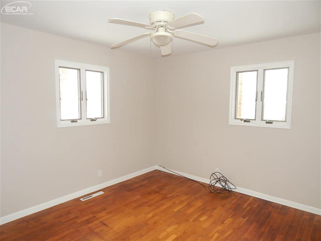 6365 Kelly Road Flushing, MI 48433 - Photo 22 of 29 21396538-21.JPG