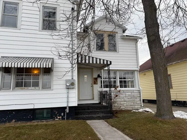 $199,900 | 1610 17th Street, Two Rivers, WI 54241