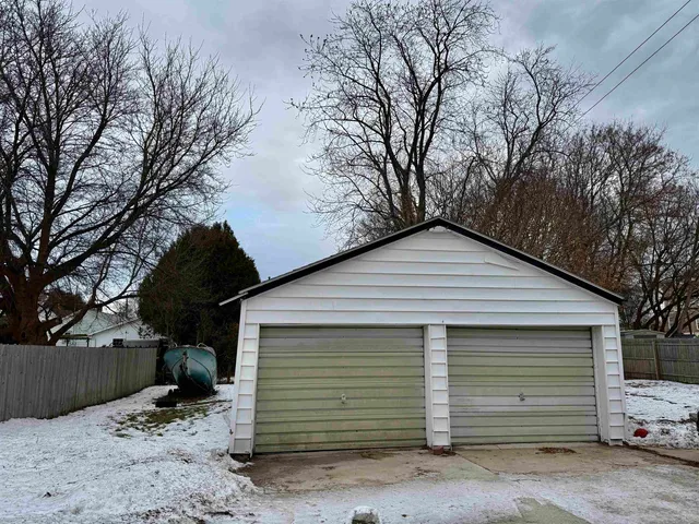 $199,900 | 1610 17th Street, Two Rivers, WI 54241