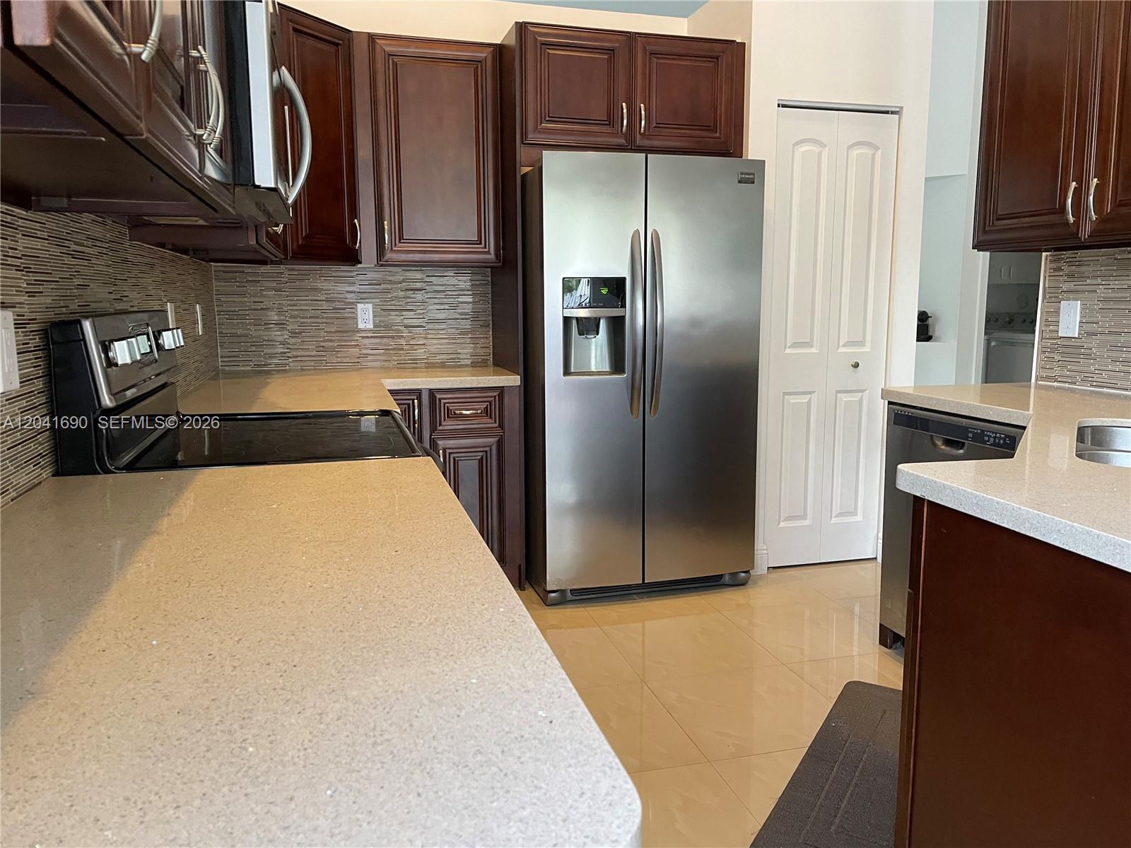 805 Falling Water Road Weston, FL 33326 - Photo 8 of 30