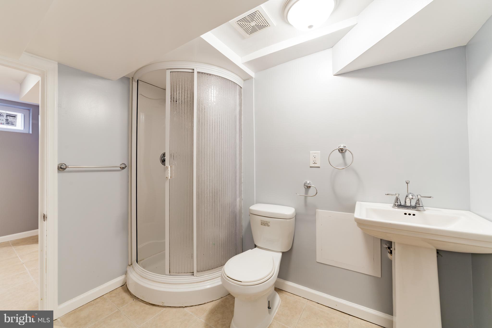 3522 Rhom Road Baltimore, MD 21207 - Photo 26 of 28 Bath