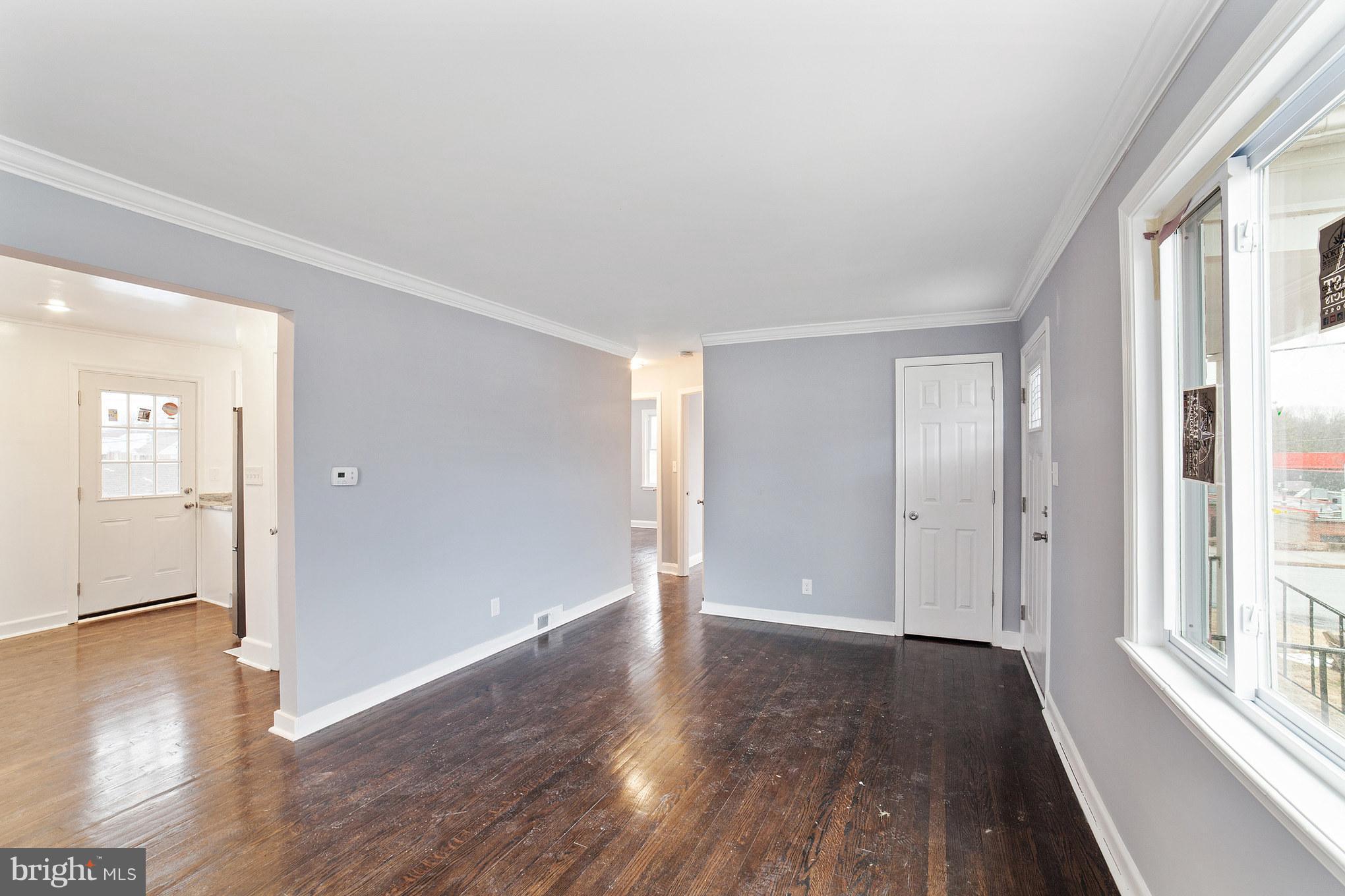 3522 Rhom Road Baltimore, MD 21207 - Photo 5 of 28 Living Room
