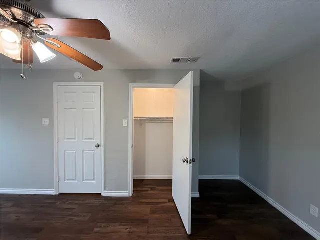 $2,100 | 107 South Dwight Avenue, Dallas, TX 75211