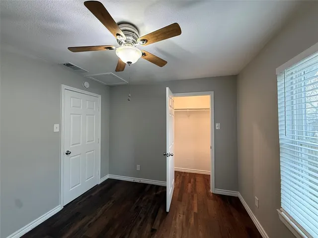 $2,100 | 107 South Dwight Avenue, Dallas, TX 75211