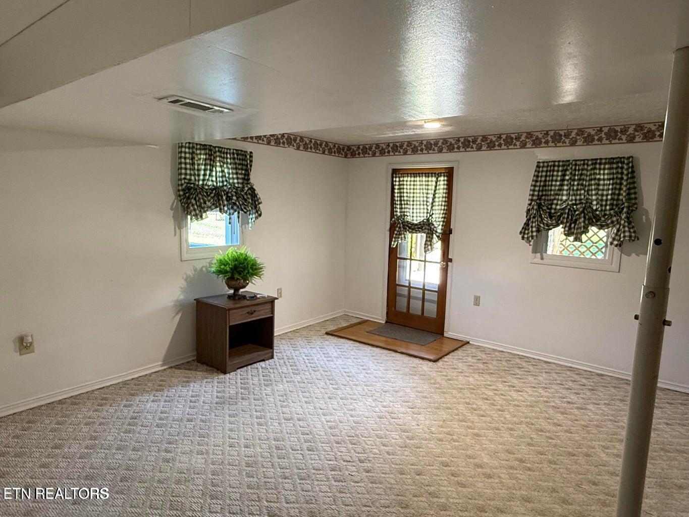 308 Mimosa Street Tazewell, TN 37879 - Photo 10 of 58 IMG_1255