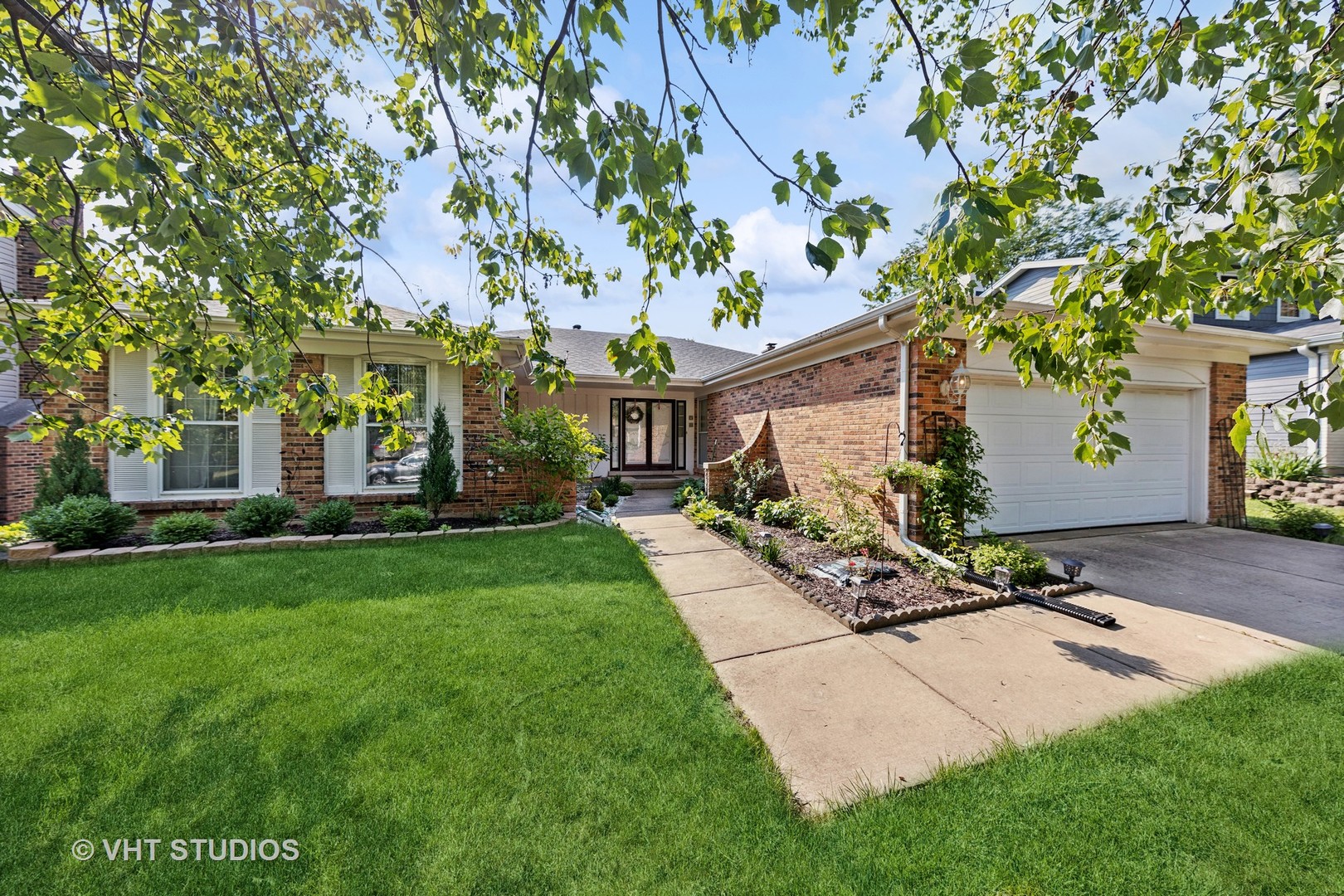 6685 Breckenridge Road Lisle, IL 60532 - Photo 2 of 18 front view of house with a yard