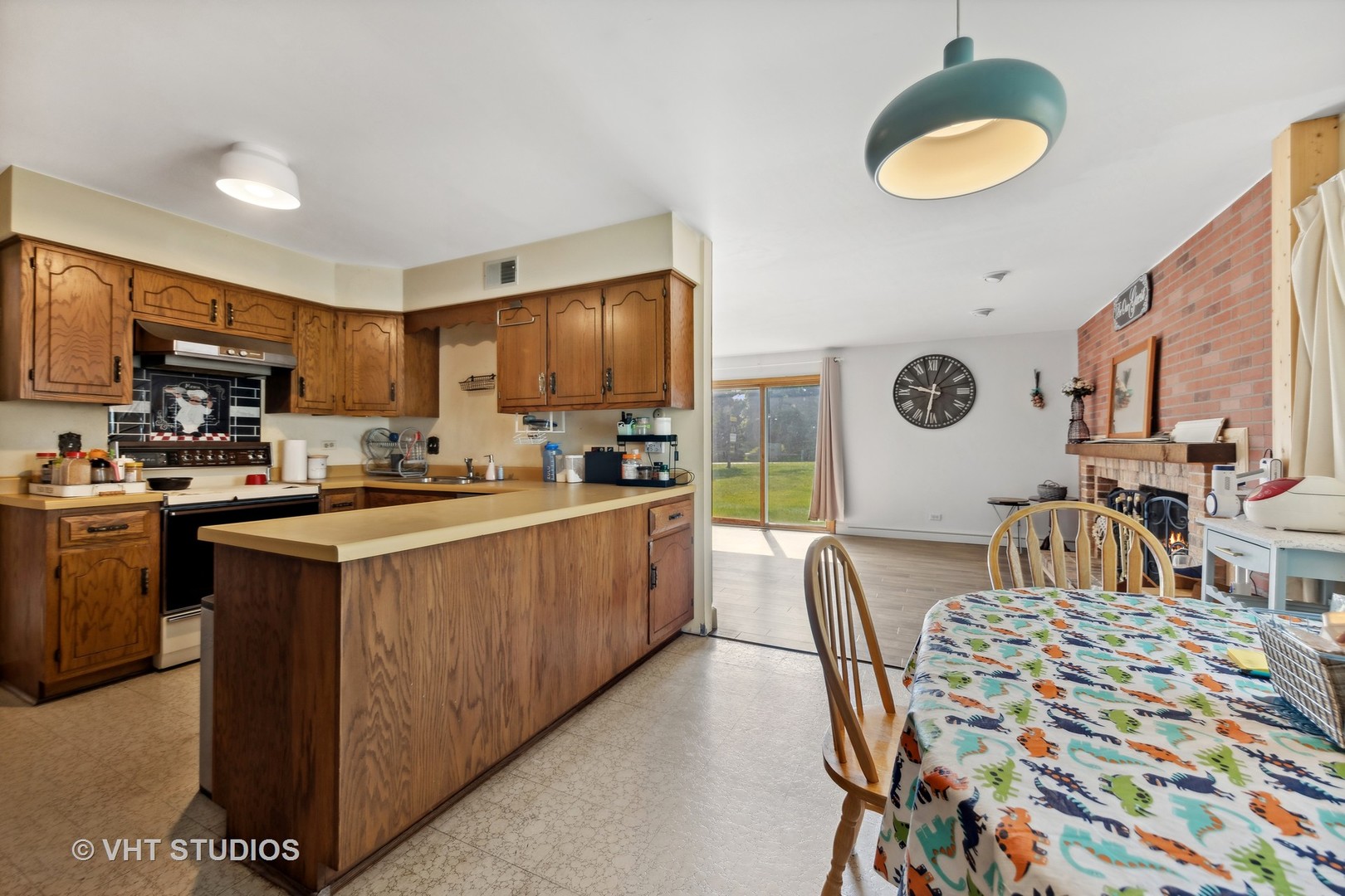 6685 Breckenridge Road Lisle, IL 60532 - Photo 8 of 18 a kitchen with a sink appliances and cabinets