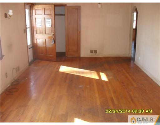 35 Conduit Way Colonia, NJ 07067 - Photo 3 of 8 Gallery Image 3