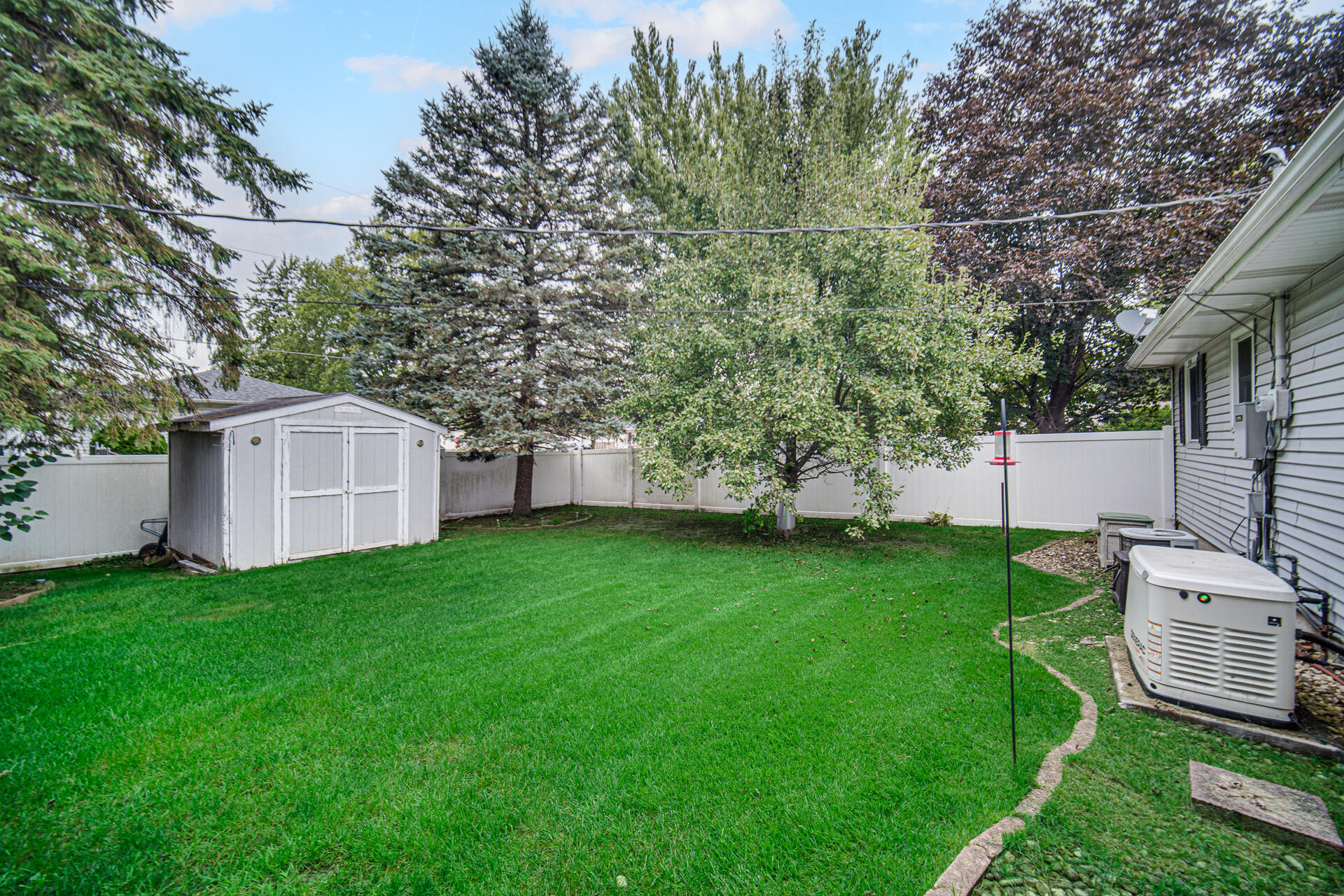 628 Oxbow Road Valparaiso, IN 46385 - Photo 17 of 19 1920x1280