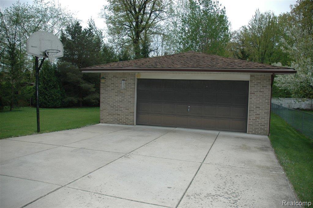43491 Proctor Road Canton, MI 48188 - Photo 13 of 14 Garage.jpg