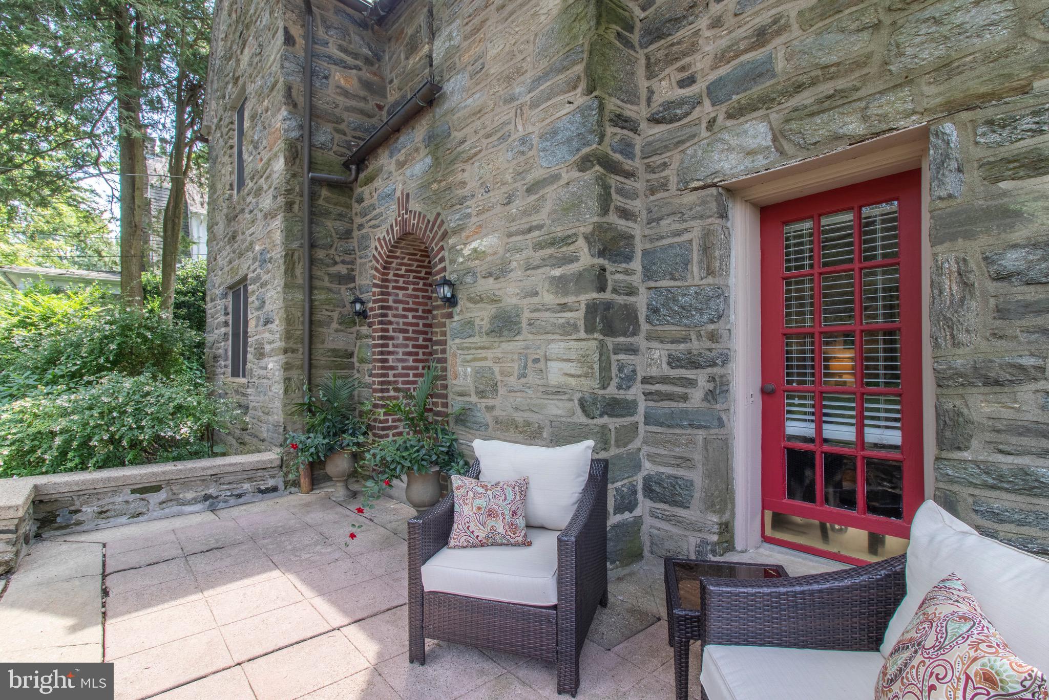 218 Hewett Road Wyncote, PA 19095 - Photo 2 of 21 Front patio