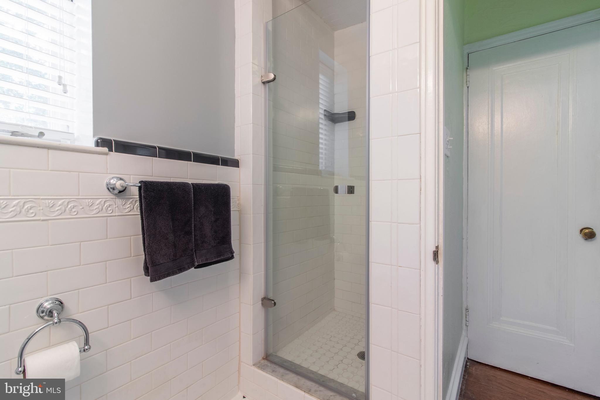 218 Hewett Road Wyncote, PA 19095 - Photo 14 of 21 Master bath