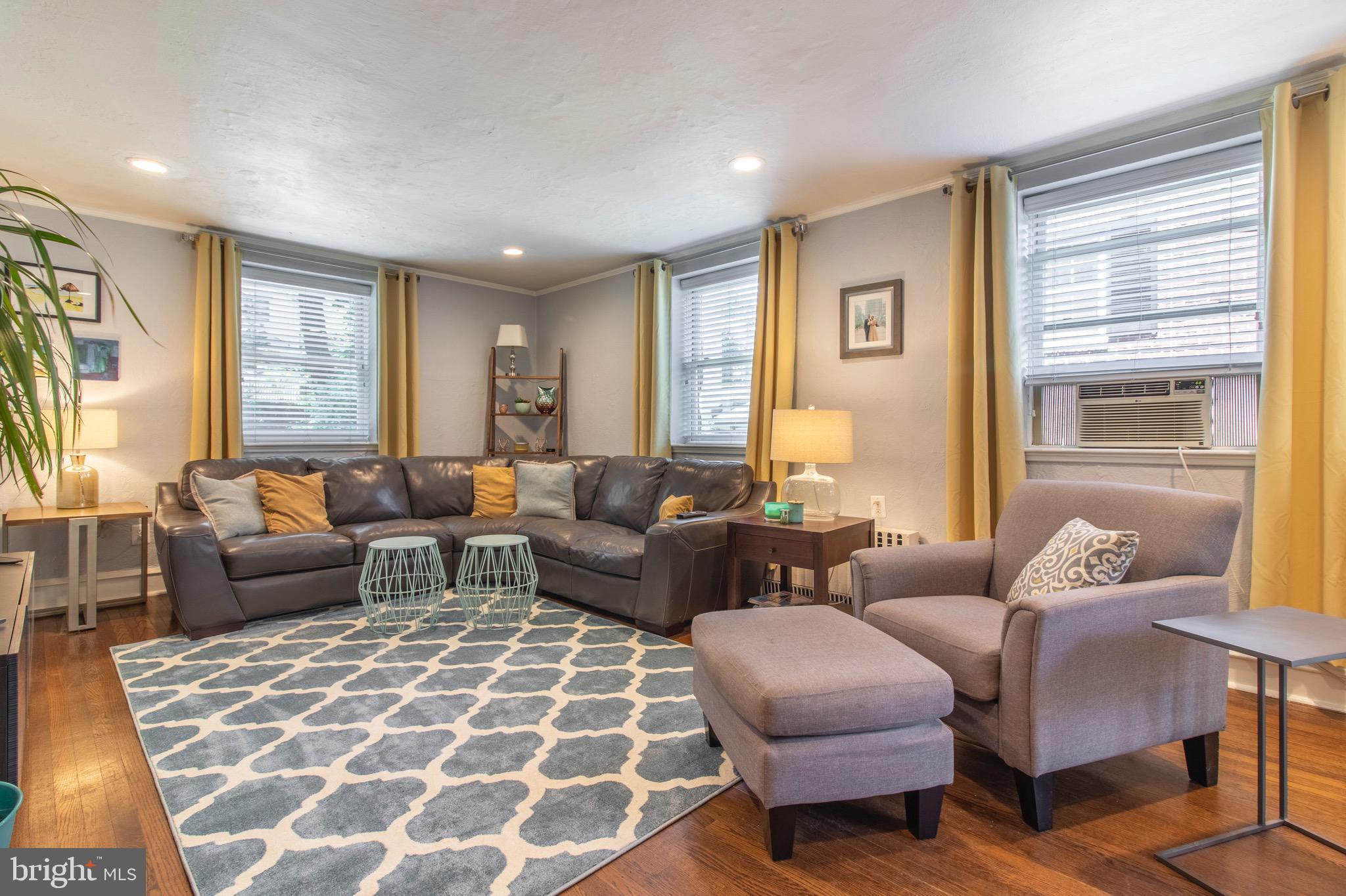 218 Hewett Road Wyncote, PA 19095 - Photo 4 of 21 Living room