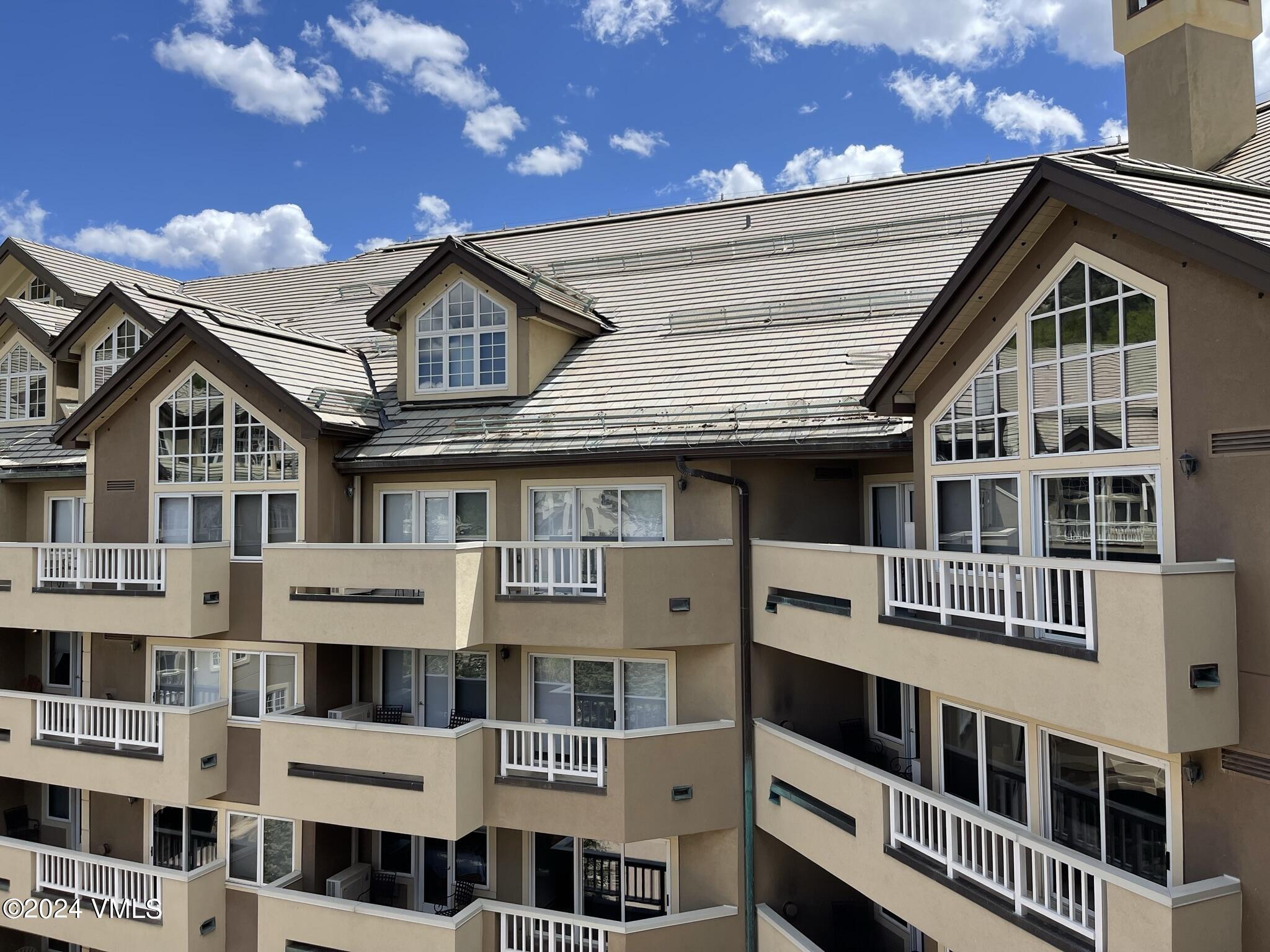 210 Offerson Road, Unit R408 WEEK 34 Beaver Creek, CO 81620 - Photo 4 of 28 a view of a large building