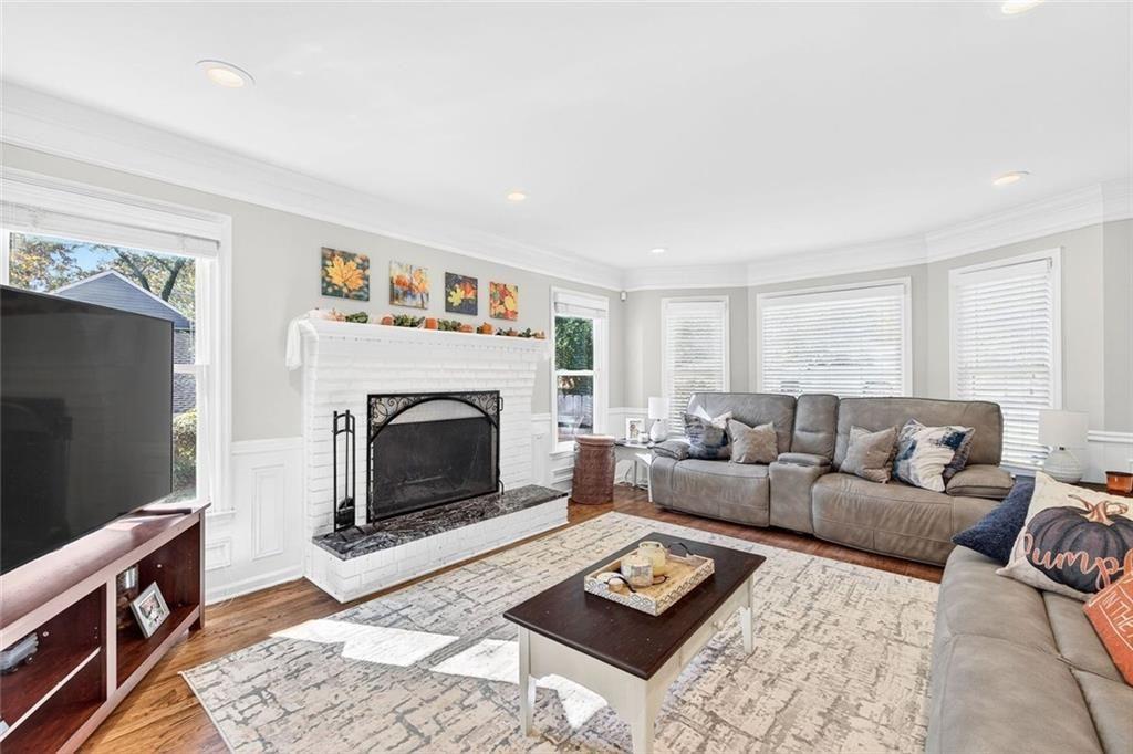 10905 Shallowford Road Roswell, GA 30075 - Photo 9 of 27