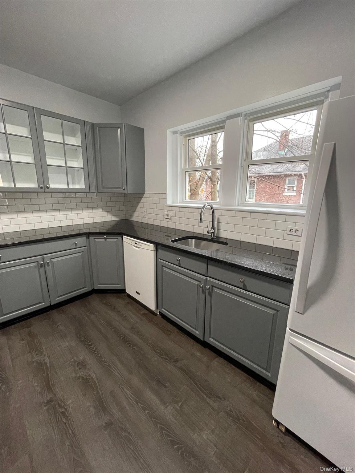 271 3rd Street Newburgh, NY 12550 - Photo 11 of 20 Unit 2 kitchen