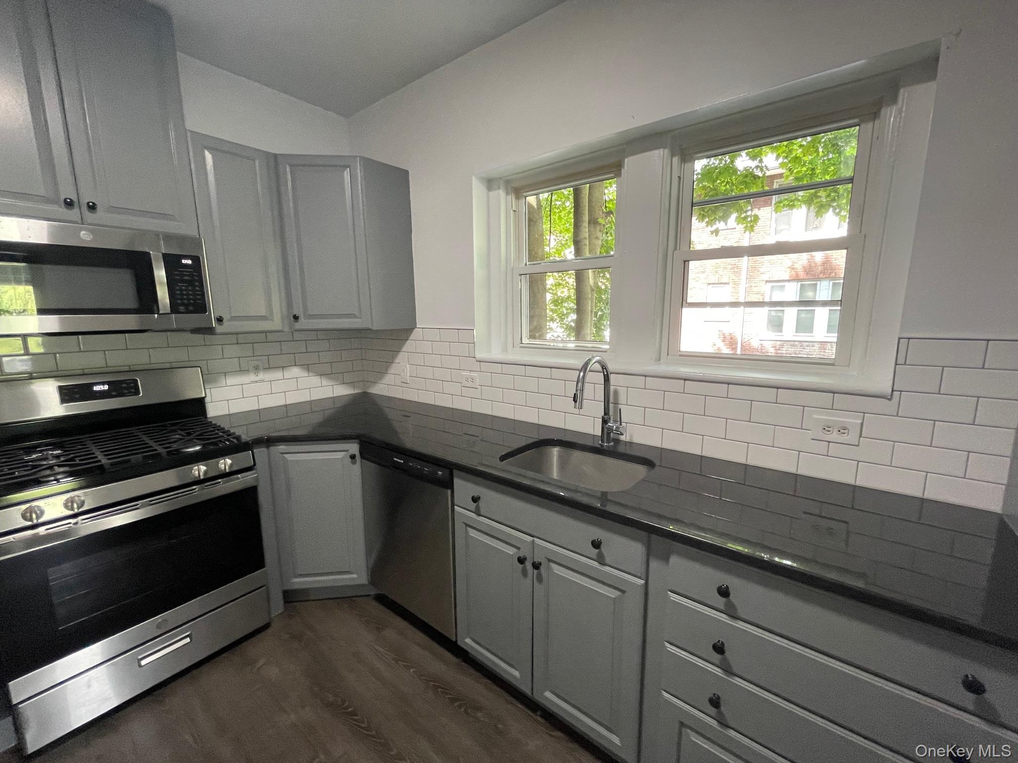271 3rd Street Newburgh, NY 12550 - Photo 2 of 20 Unit 1 kitchen