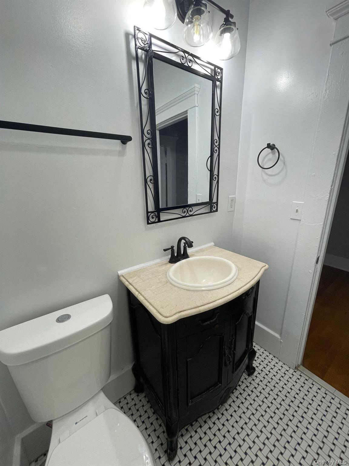 271 3rd Street Newburgh, NY 12550 - Photo 8 of 20 Unit 1 bathroom