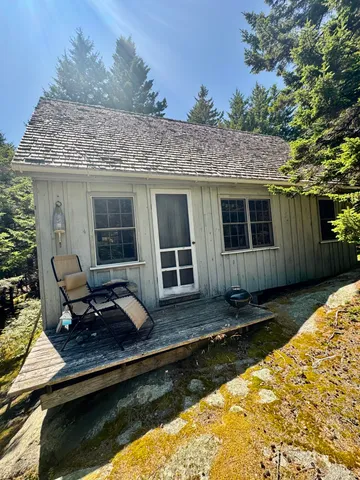 $269,000 | 90 Greens Island, Vinalhaven, ME 04863