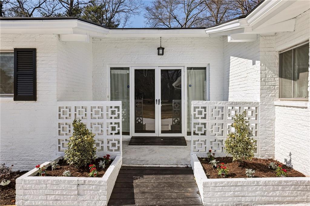 1050 Rays Road Stone Mountain, GA 30083 - Photo 2 of 26