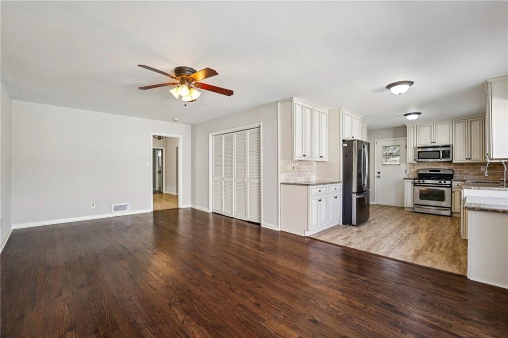 1050 Rays Road Stone Mountain, GA 30083 - Photo 4 of 26