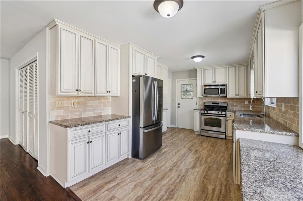 1050 Rays Road Stone Mountain, GA 30083 - Photo 5 of 26