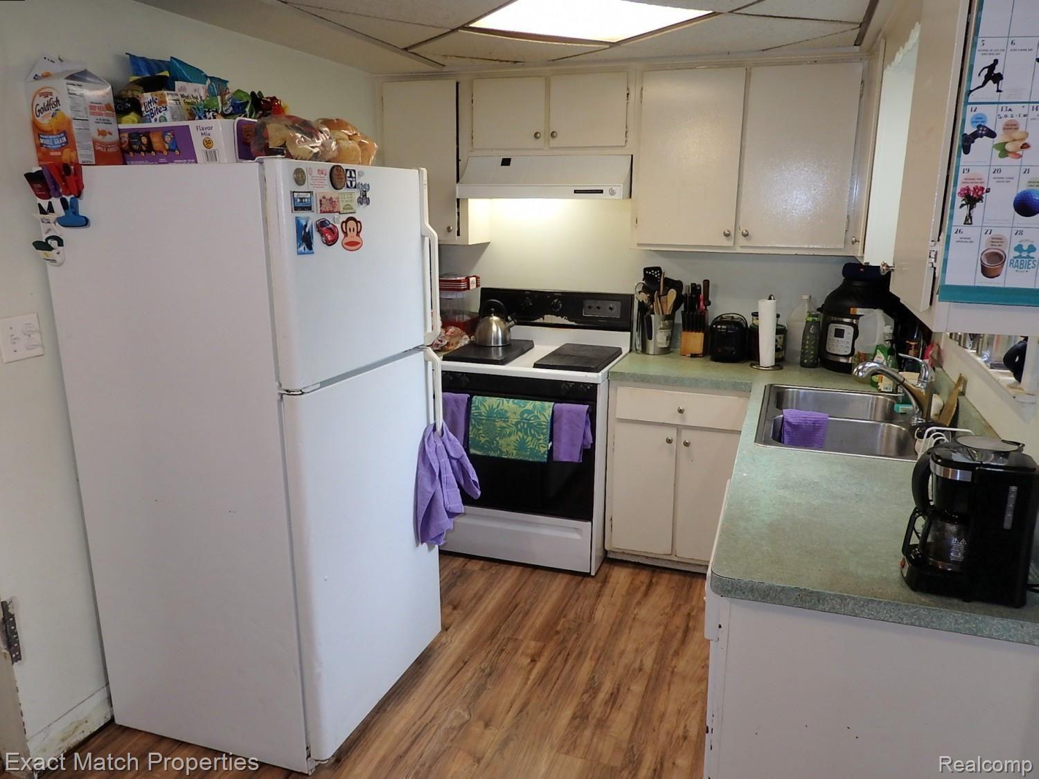 1392 Delta Road Walled Lake, MI 48390 - Photo 28 of 48 Kitchen appliances included