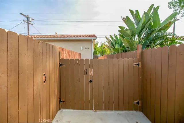 $3,800 | 914 Geneva Street, Glendale, CA 91207