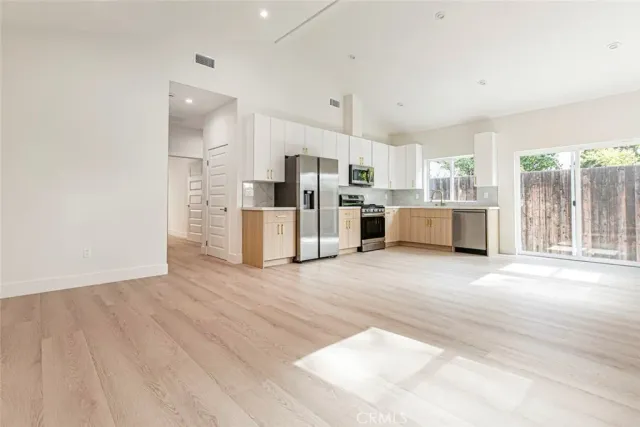 $3,800 | 914 Geneva Street, Glendale, CA 91207