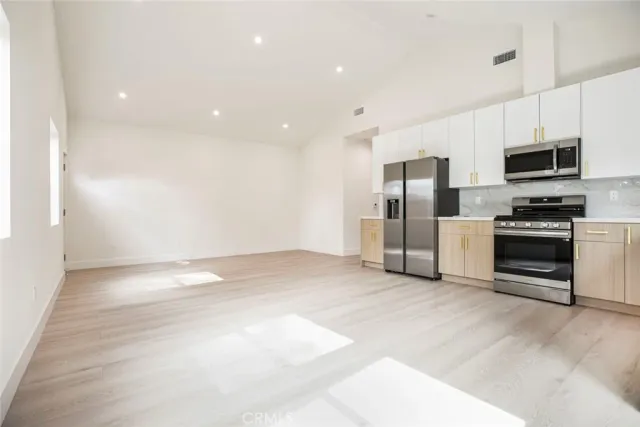 $3,800 | 914 Geneva Street, Glendale, CA 91207