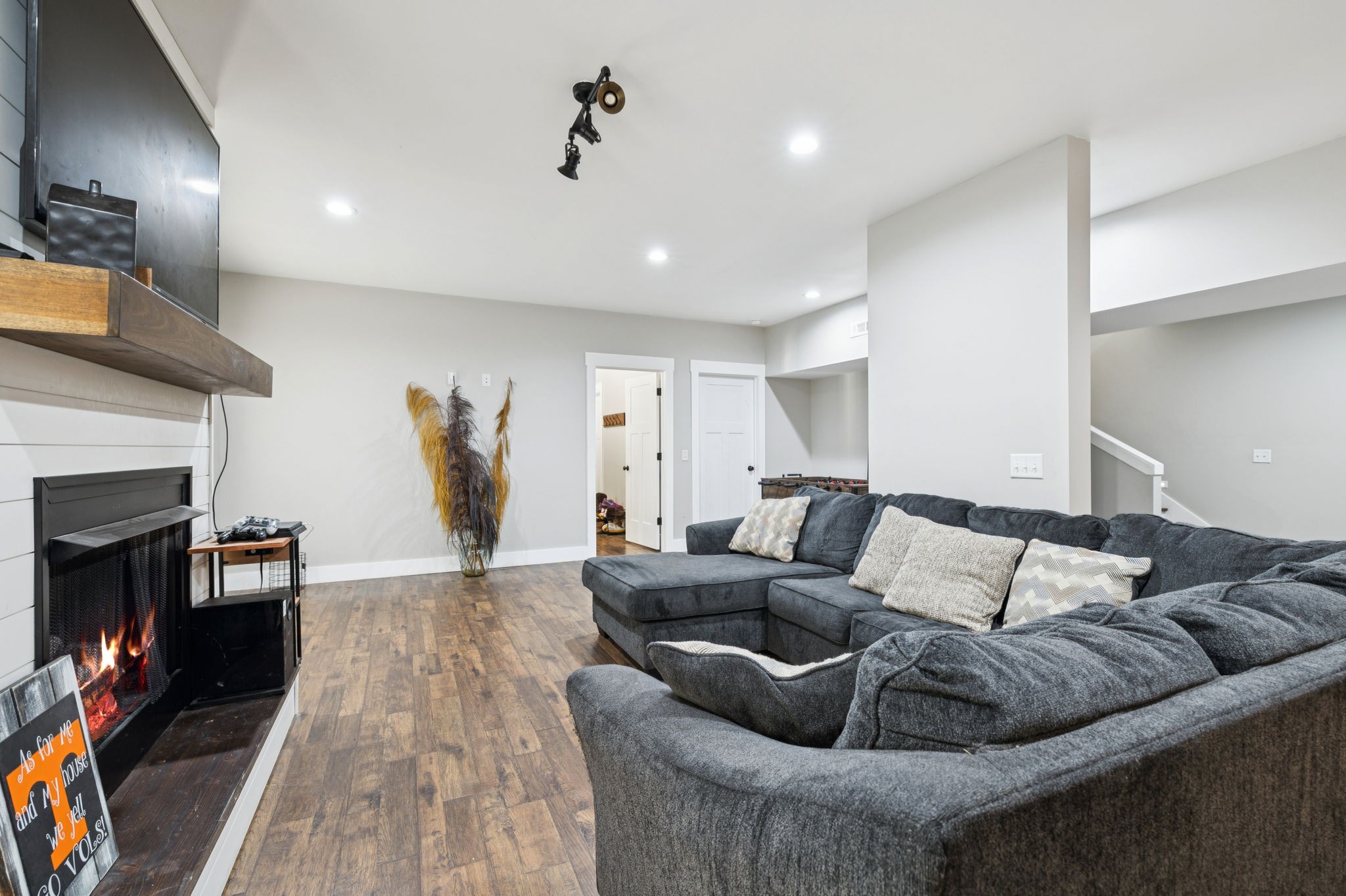 977 Elzie Williams Road Red Boiling Springs, TN 37150 - Photo 40 of 52 a living room with furniture and a fireplace