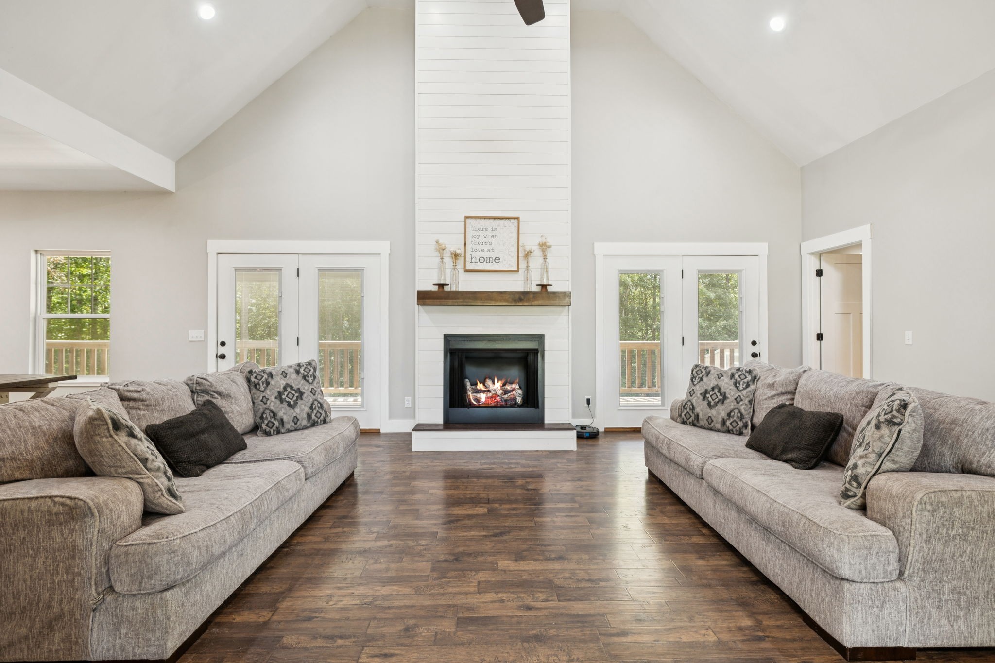 977 Elzie Williams Road Red Boiling Springs, TN 37150 - Photo 10 of 52 a living room with furniture and a fireplace