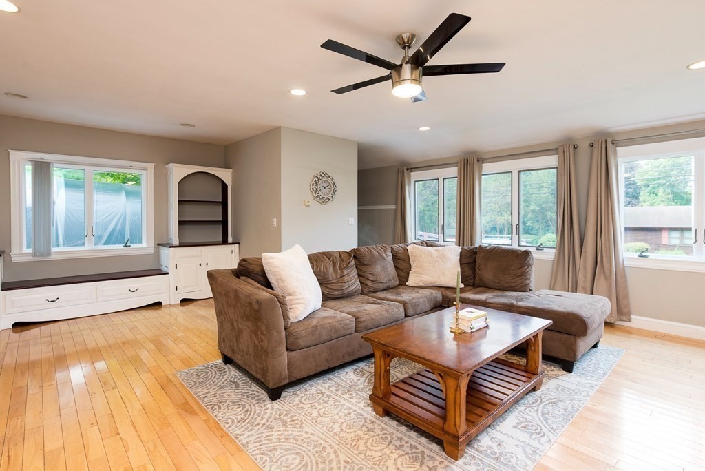 42 7 Star Road Groveland, MA 01834 - Photo 6 of 29 Gallery Image 6