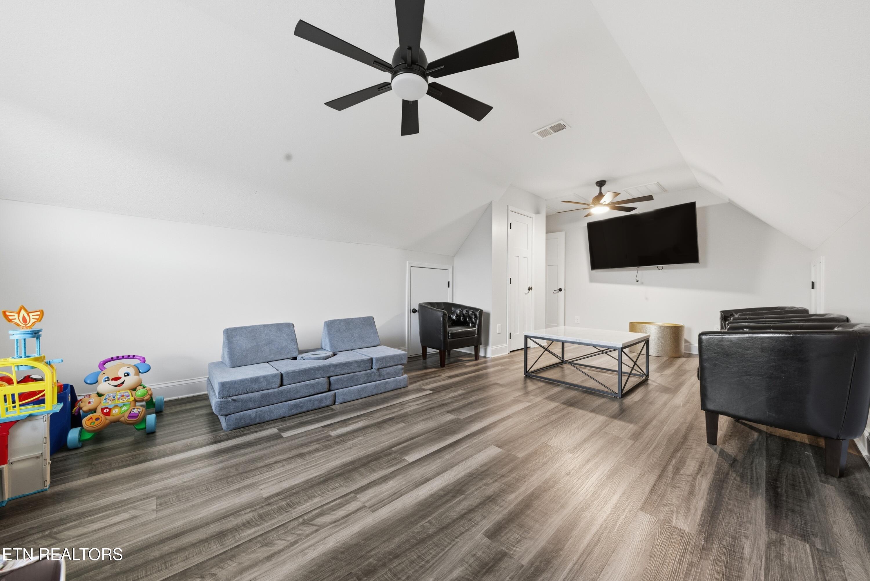 1316 Fox Ridge Drive Powell, TN 37849 - Photo 29 of 41 Bedroom 4 or upper bonus