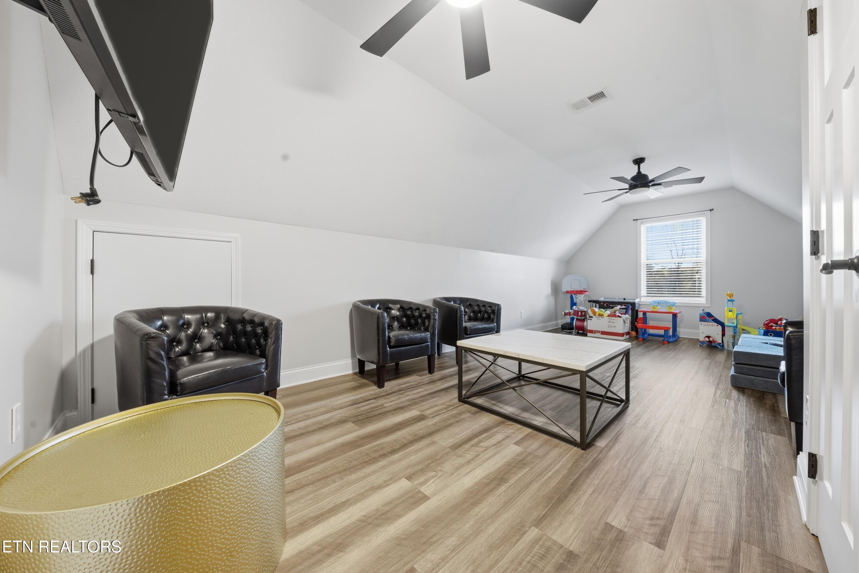 1316 Fox Ridge Drive Powell, TN 37849 - Photo 30 of 41 Upper bonus