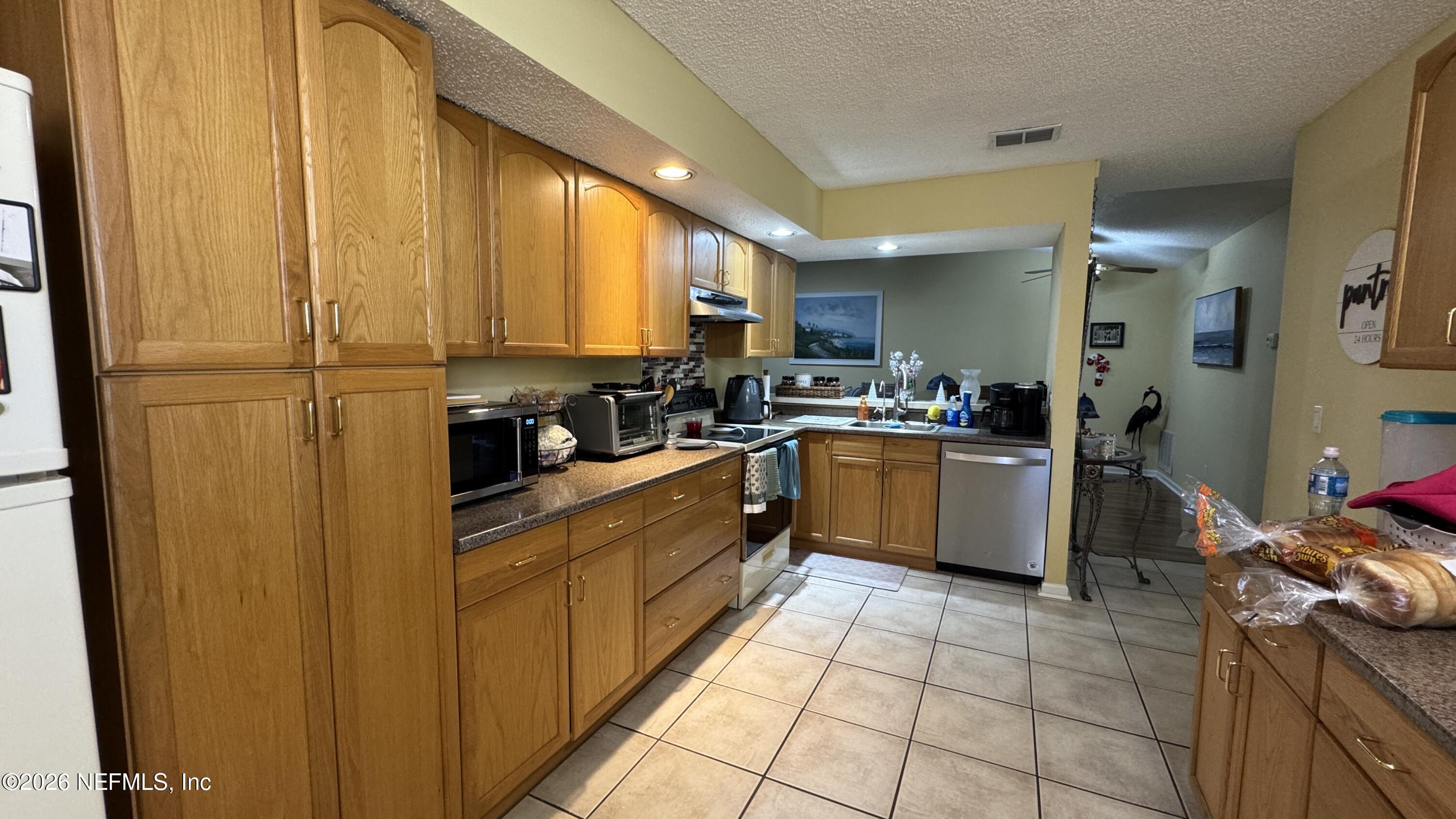 2419 Wattle Tree Road East Jacksonville, FL 32246 - Photo 6 of 36 IMG_1866