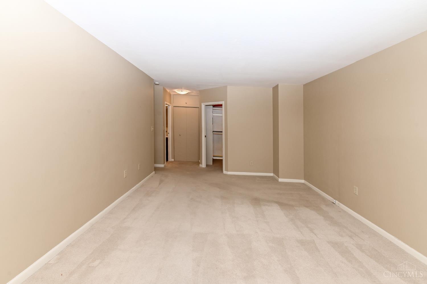 2444 Madison Road, Unit 1409 Cincinnati, OH 45208 - Photo 23 of 40