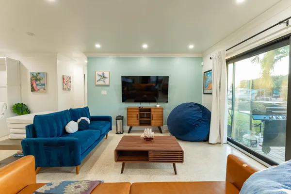 $4,000 | 731 Southeast 5th Avenue, Pompano Beach, FL 33060