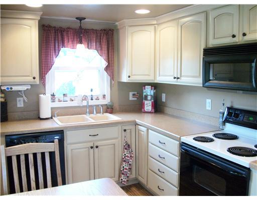 309 Aiken Road New Castle, PA 16101 - Photo 7 of 13 Kitchen.