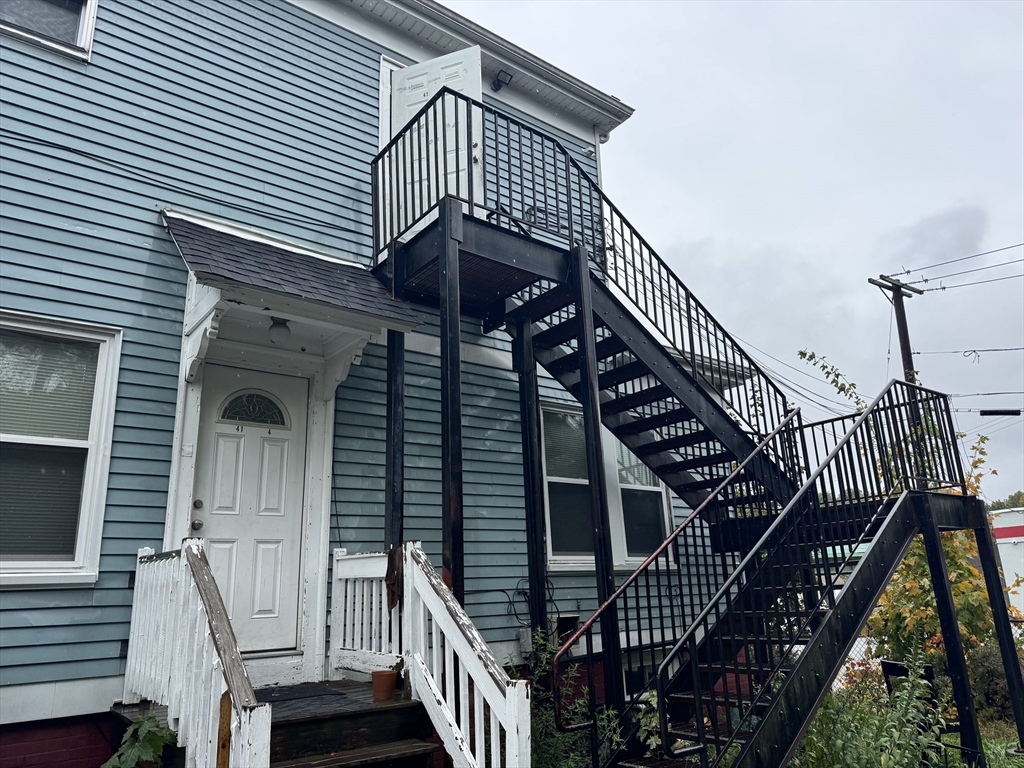 41 Pleasant Street, Unit 1 Attleboro, MA 02703 - Photo 9 of 9 a view of entryway