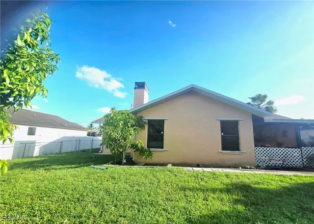 $2,000 | 1813 Southwest 26th Street, Cape Coral, FL 33914