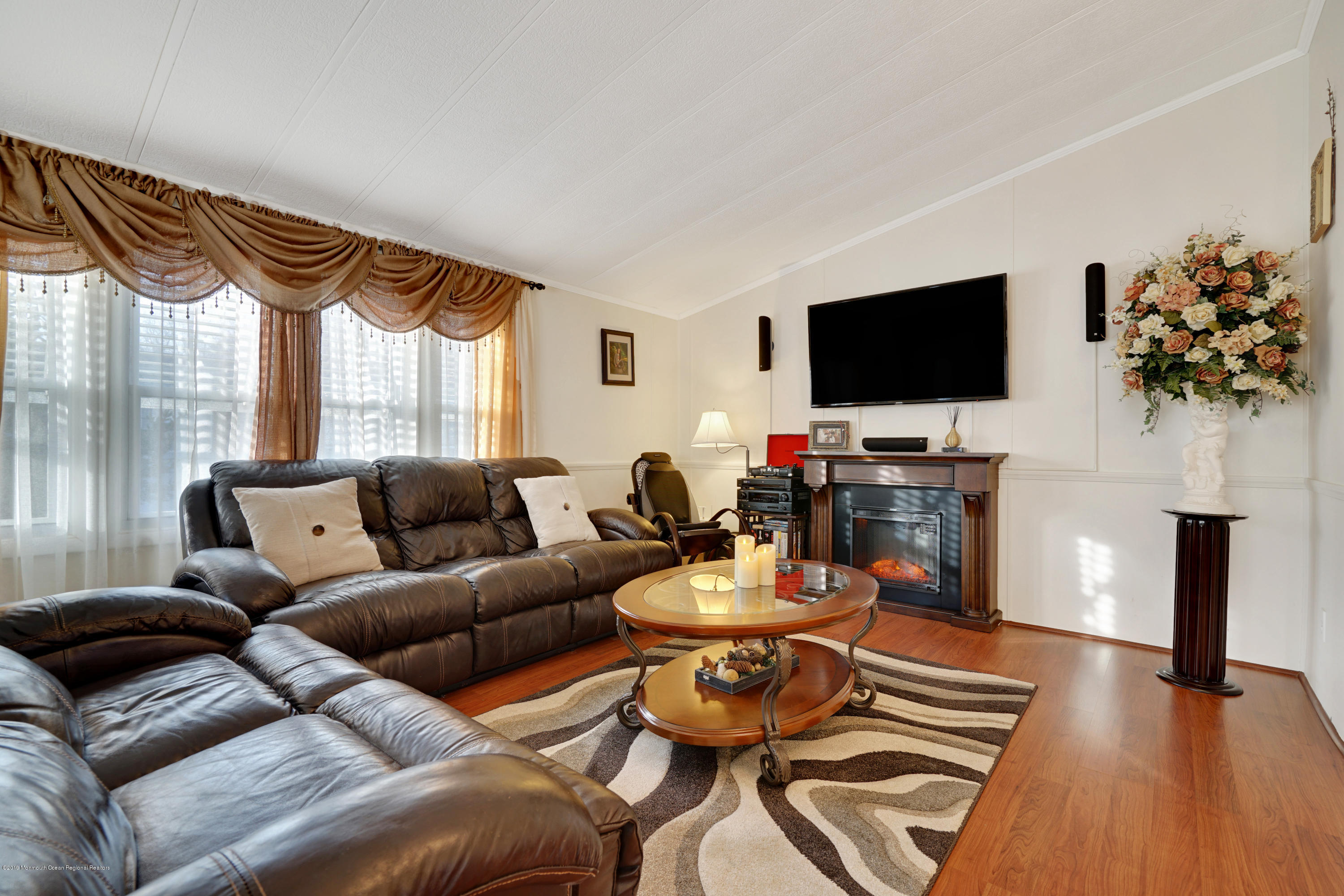 163 Village Road Morganville, NJ 07751 - Photo 11 of 33 dsc07926-dsc07930